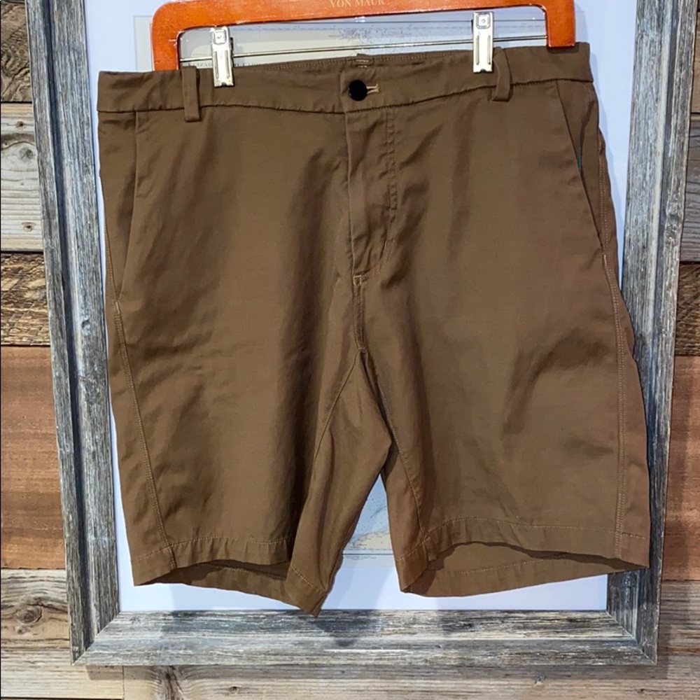 Lululemon Tan 9” Short 34
